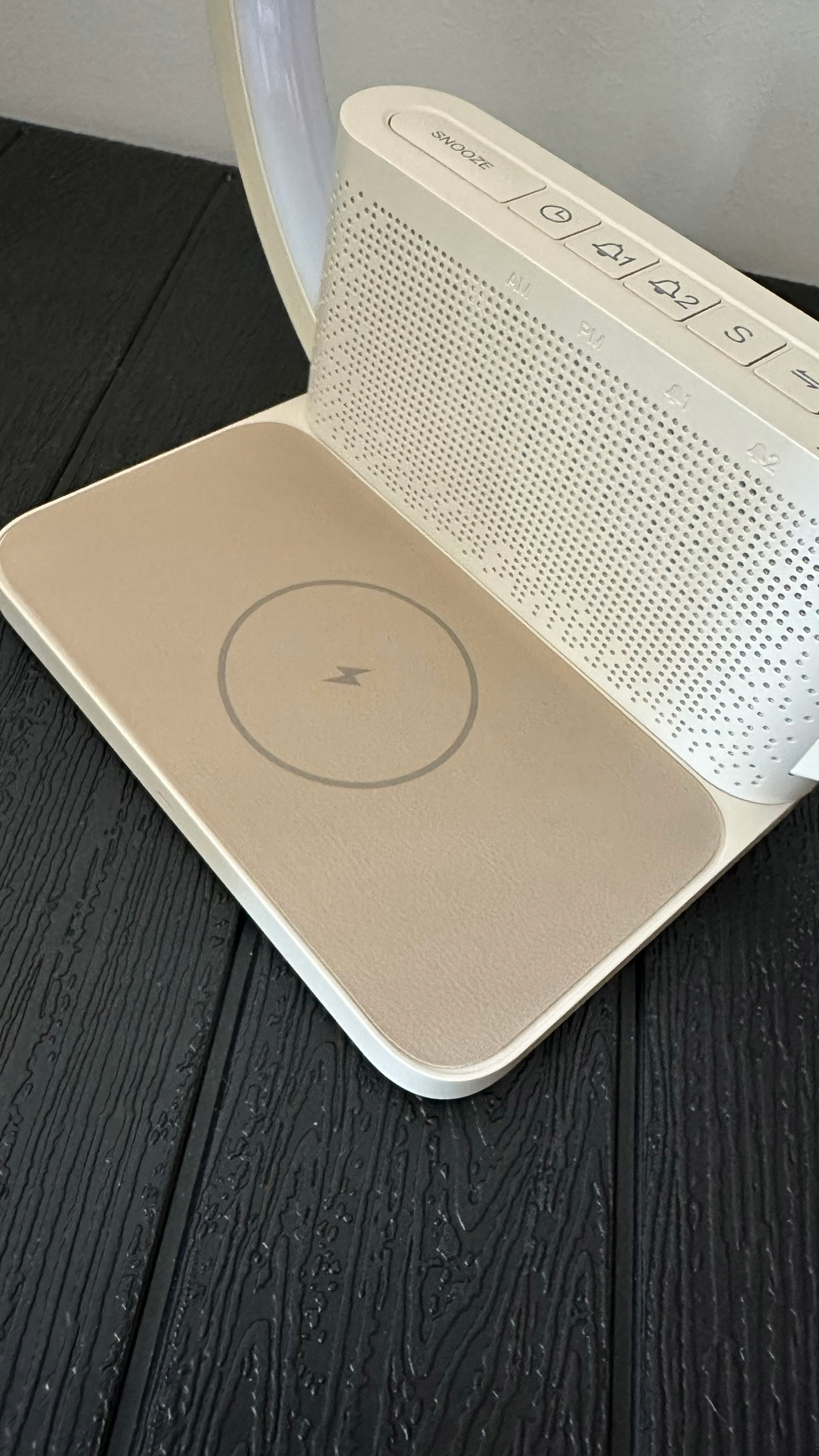 Budzik świetlny LED 4w1 z ładowaniem Qi 10W | Lampa nocna | 10 dźwięków - obrazek 11