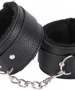 Kajdanki BDSM z futerkiem skórzane z łańcuszkiem