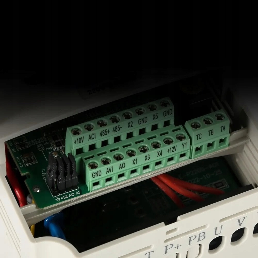 Przetwornica Częstotliwości VFD 220V 380V 2,2 kW Jednofazowe Trójfazowe