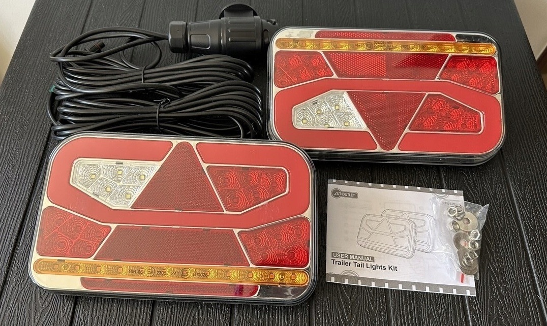 Tylne Światła LED Przyczepa 12-30V 60 Diod 6 Funkcji E9 E57